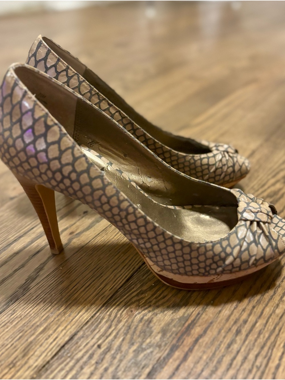 Snake-Texture Platform High Heels in Pale Beige-Pink